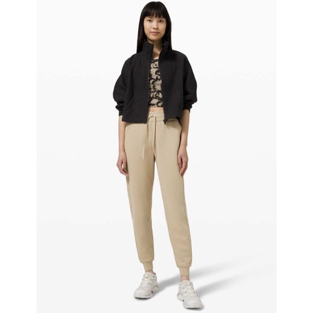 Lululemon women’s Scuba High-Rise Jogger Tan size 10 sweatpants Athleisure Y15